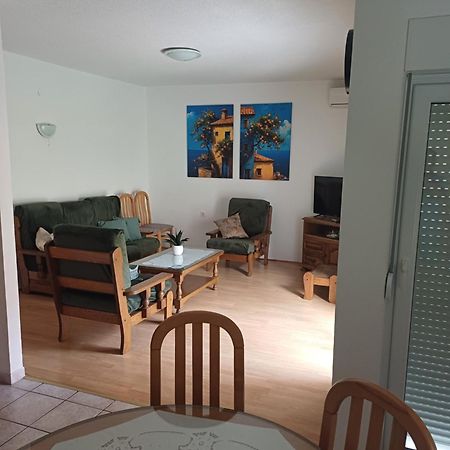 Apartment Sano Podstrana Esterno foto