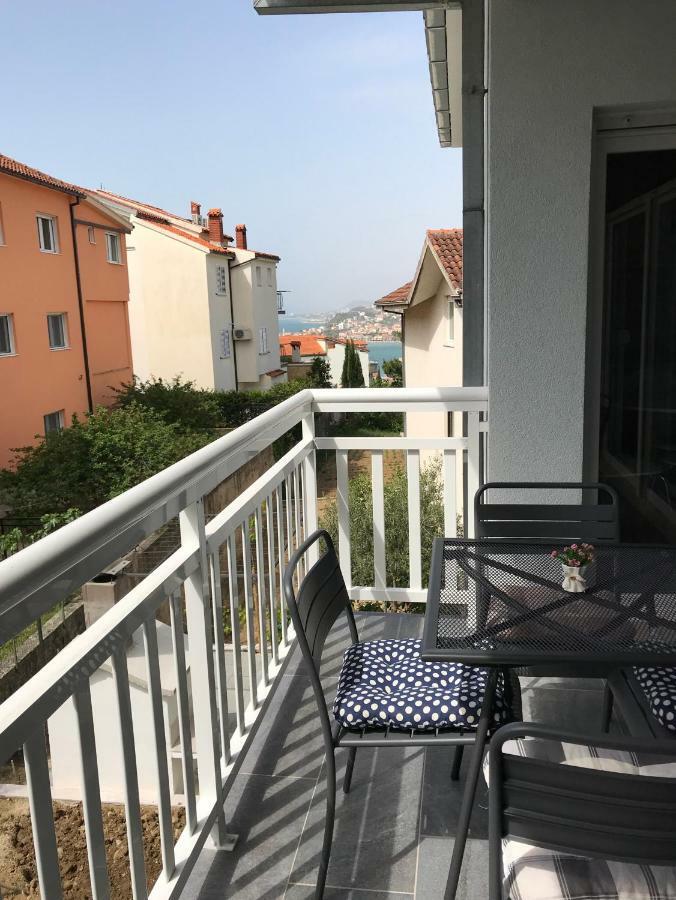Apartment Sano Podstrana Esterno foto